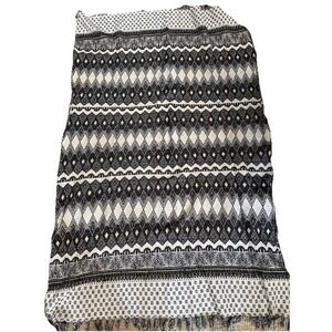 AMUSE SOCIETY Blue and White Striped Metallic Throw Fringe Beach‎ 40" X  63"